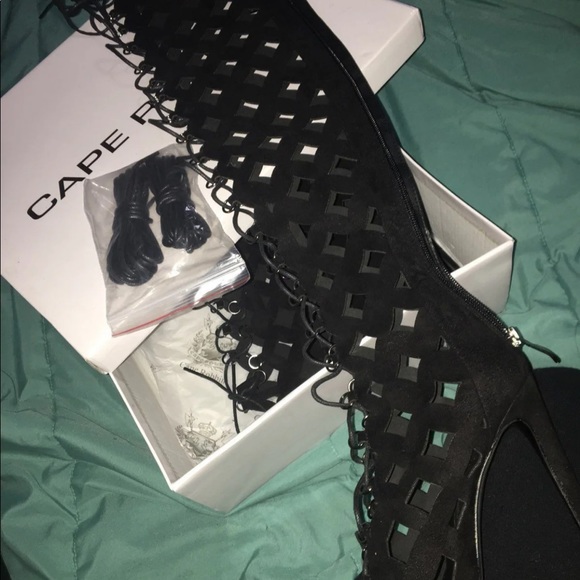 Cape Robbin heels - Picture 4 of 4